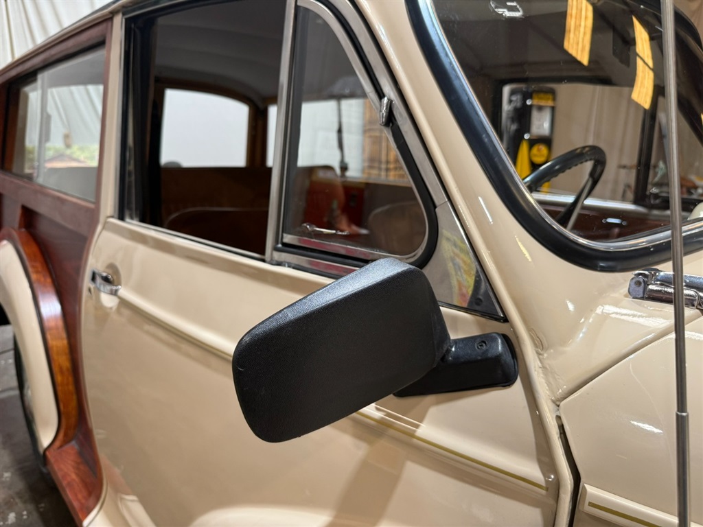 1971 Morris Minor 1000 Traveler 31