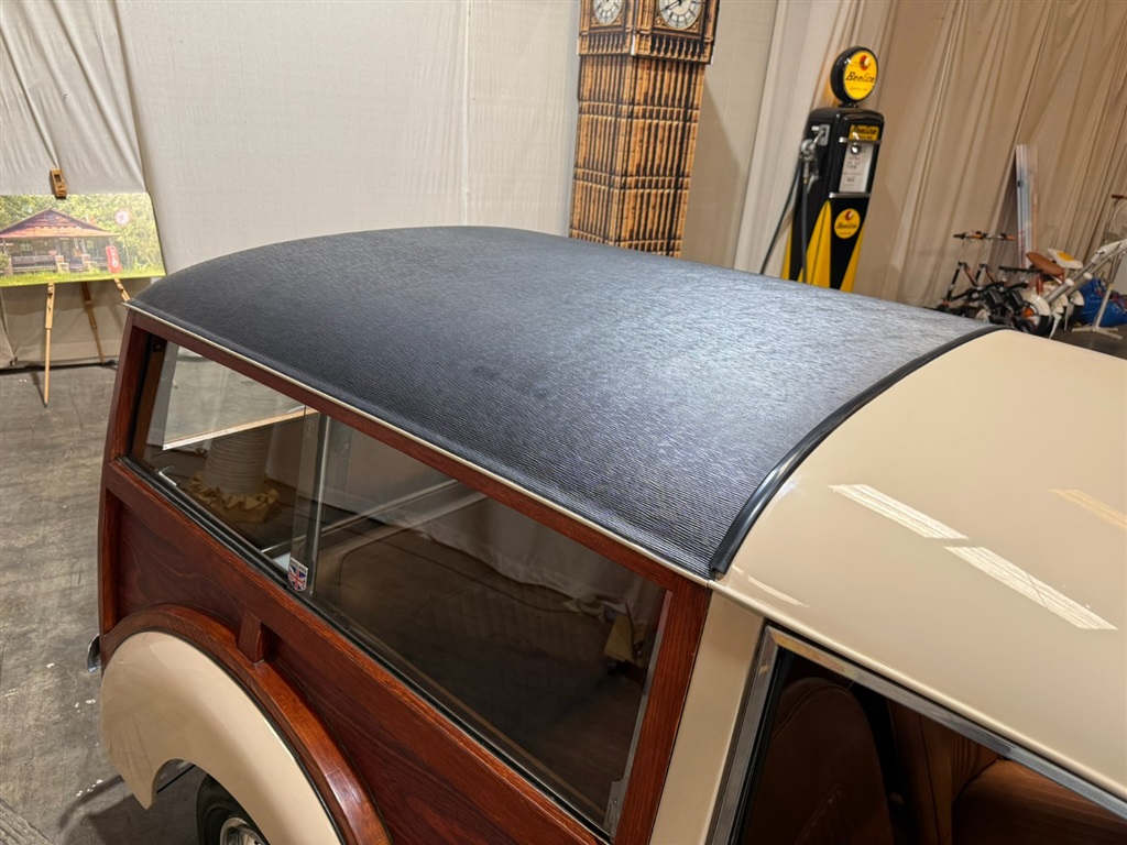 1971 Morris Minor 1000 Traveler 35
