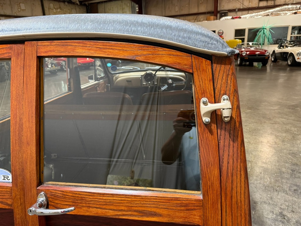 1971 Morris Minor 1000 Traveler 39