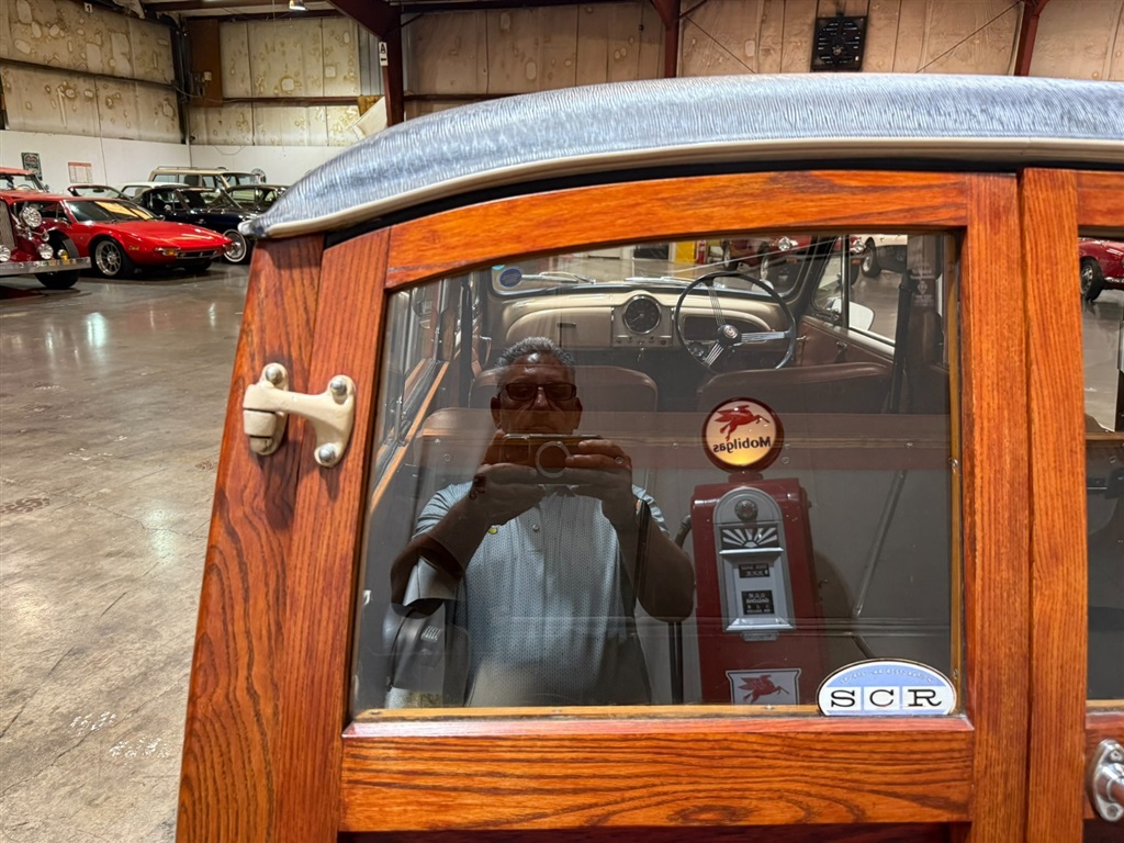1971 Morris Minor 1000 Traveler 42