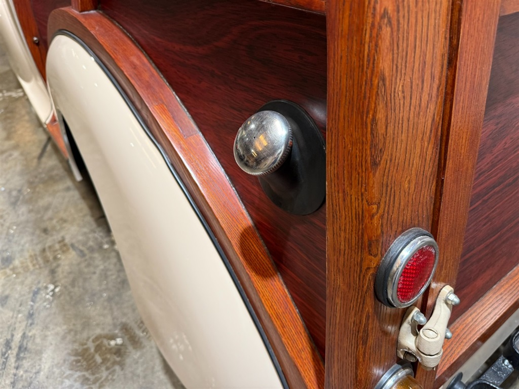 1971 Morris Minor 1000 Traveler 44