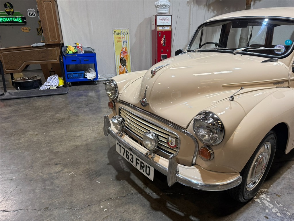 1971 Morris Minor 1000 Traveler 9