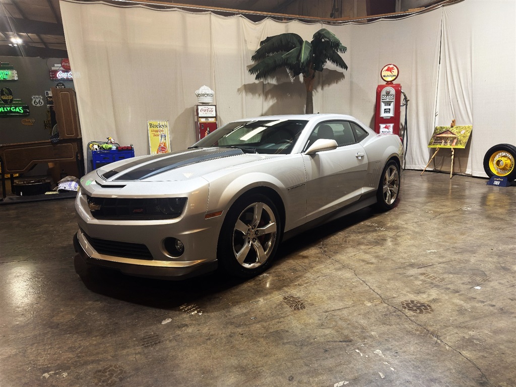 2010 Chevrolet Camaro 2SS Coupe 11