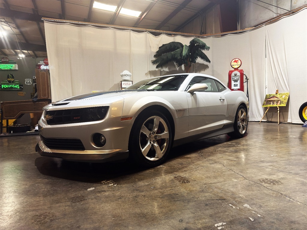 2010 Chevrolet Camaro 2SS Coupe 12
