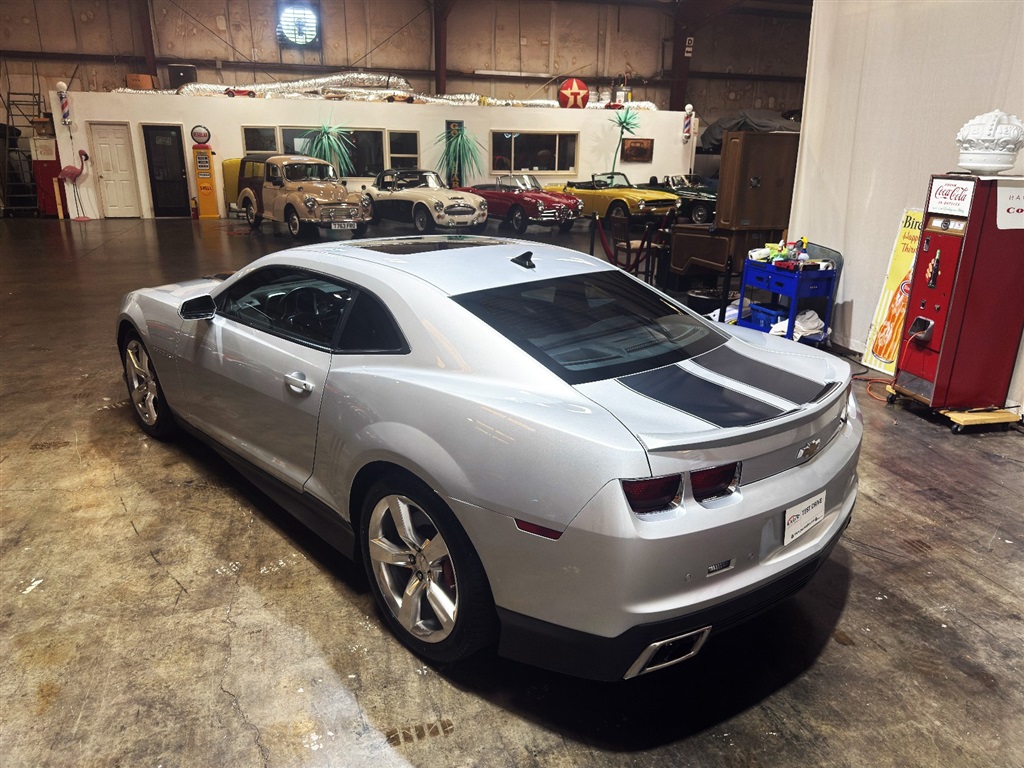 2010 Chevrolet Camaro 2SS Coupe 17