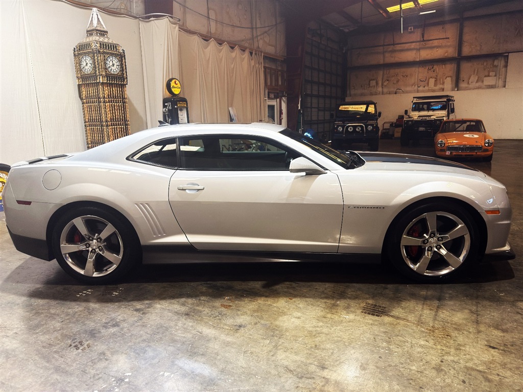 2010 Chevrolet Camaro 2SS Coupe 26