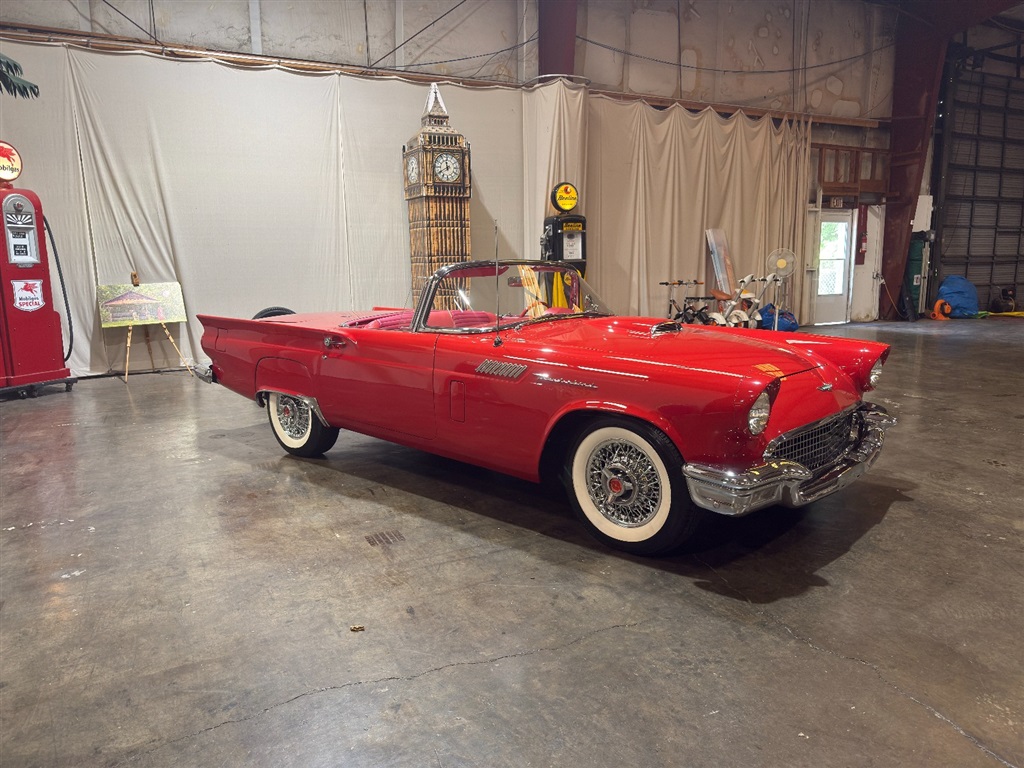 1957 Ford Thunderbird Roadster 1
