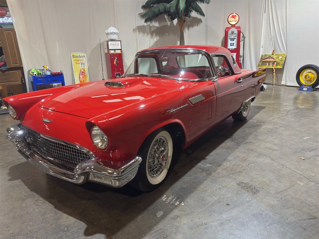 1957 Ford Thunderbird Roadster 16