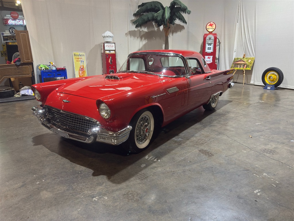 1957 Ford Thunderbird Roadster 18