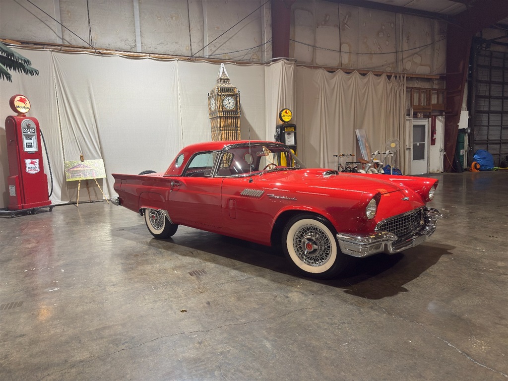 1957 Ford Thunderbird Roadster 2
