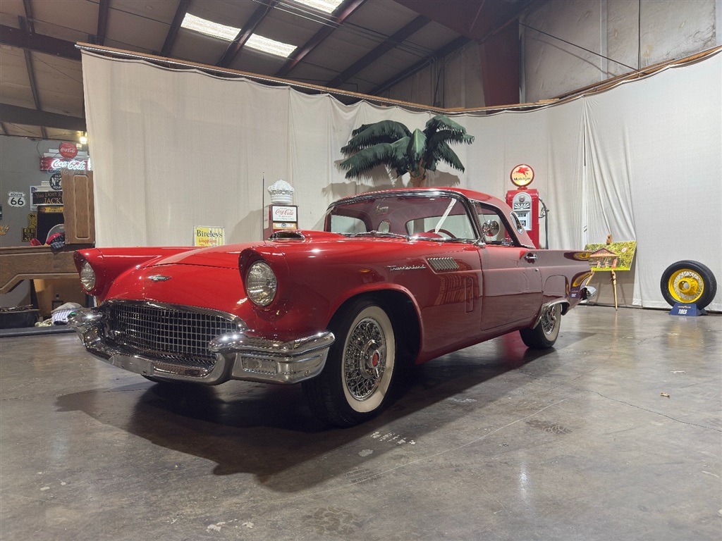 1957 Ford Thunderbird Roadster 20
