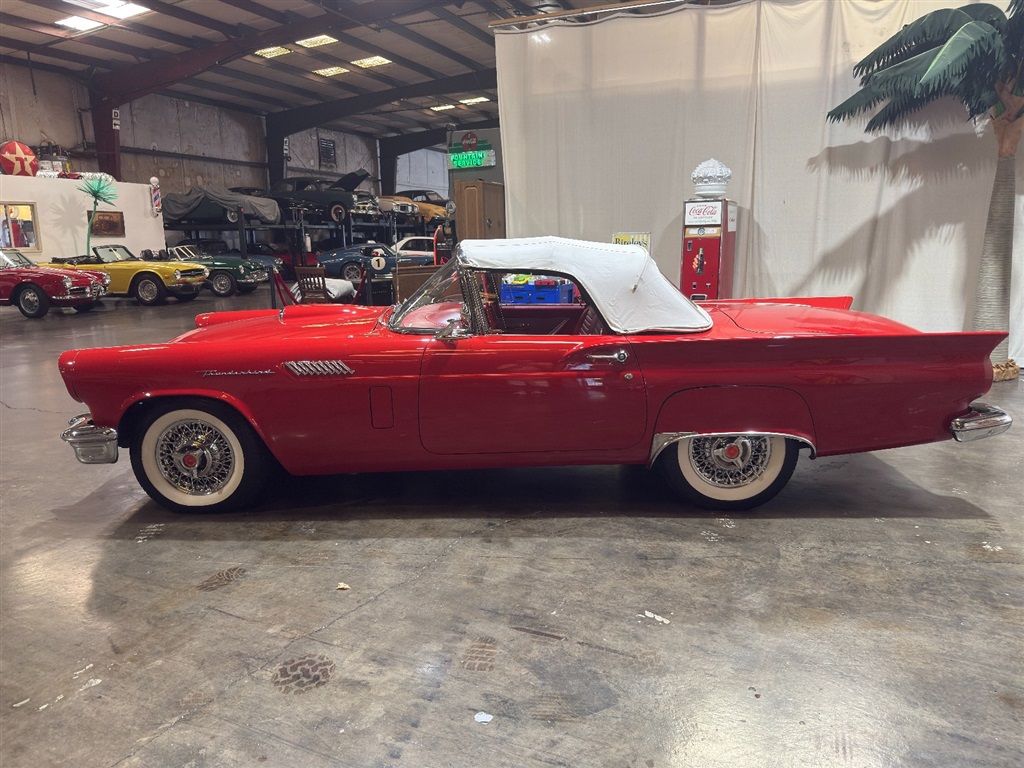 1957 Ford Thunderbird Roadster 25