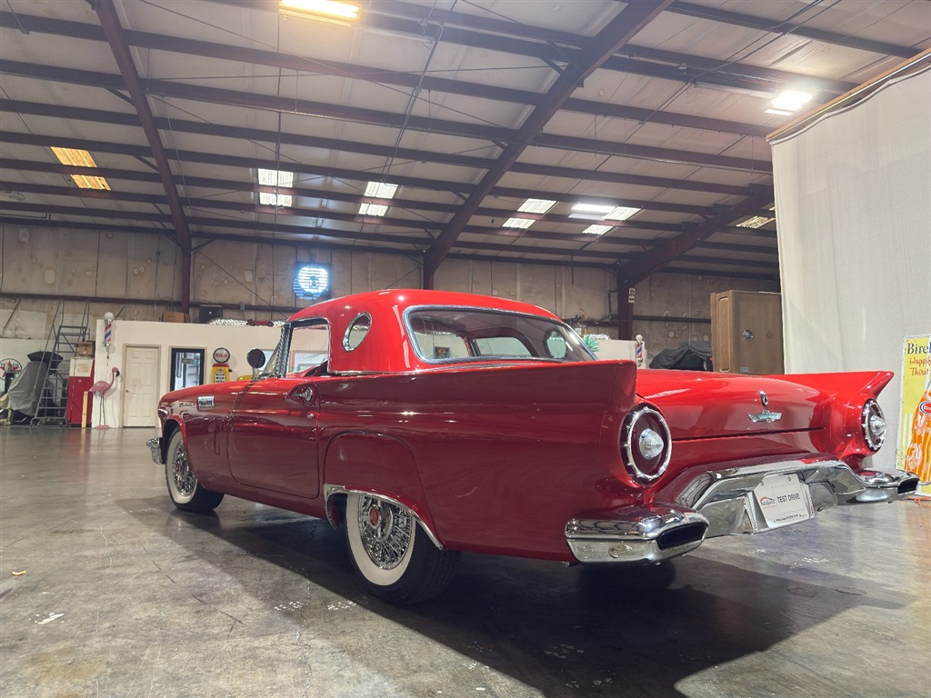 1957 Ford Thunderbird Roadster 29