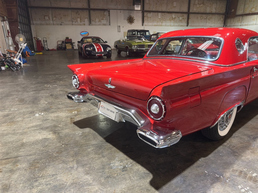 1957 Ford Thunderbird Roadster 38