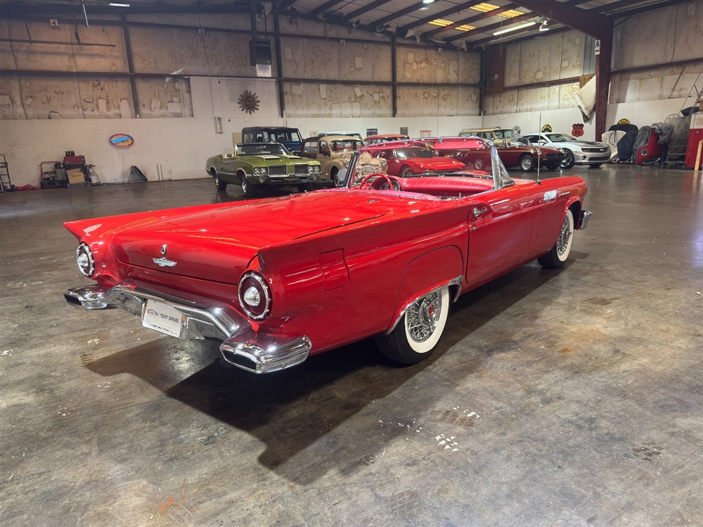 1957 Ford Thunderbird Roadster 39