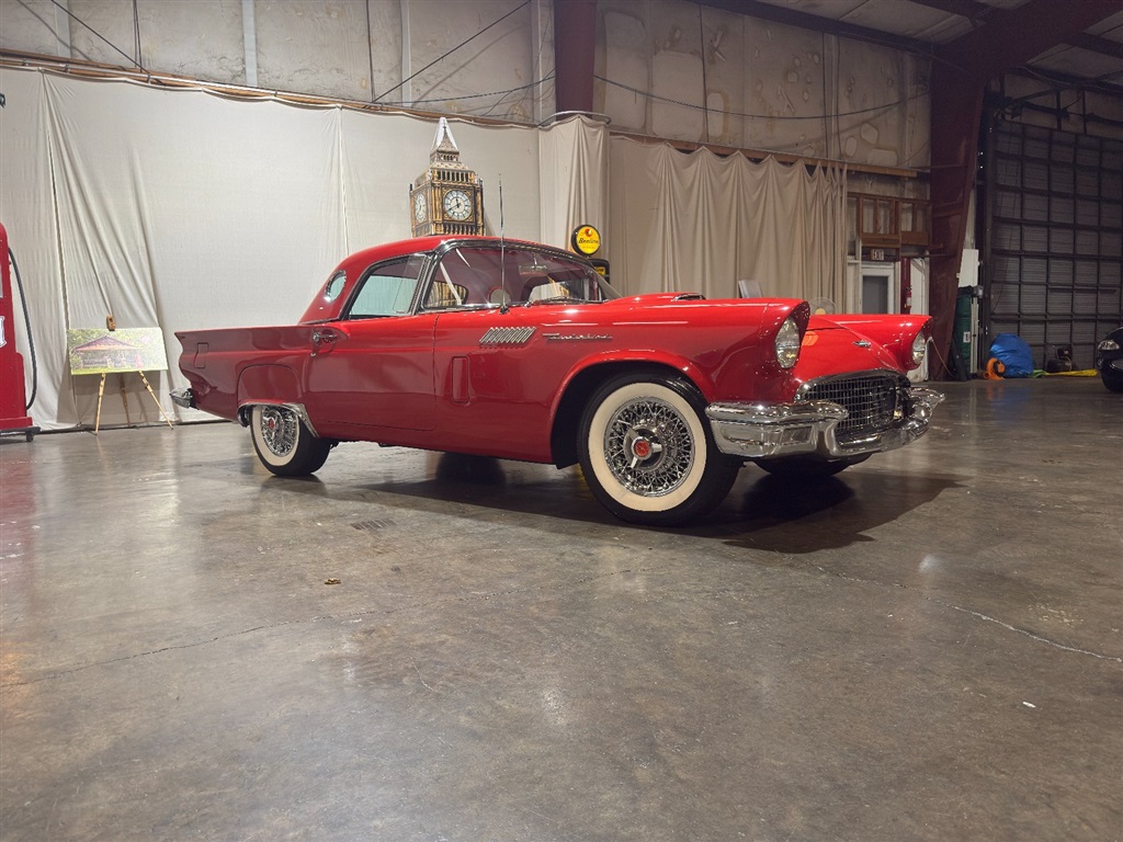 1957 Ford Thunderbird Roadster 4