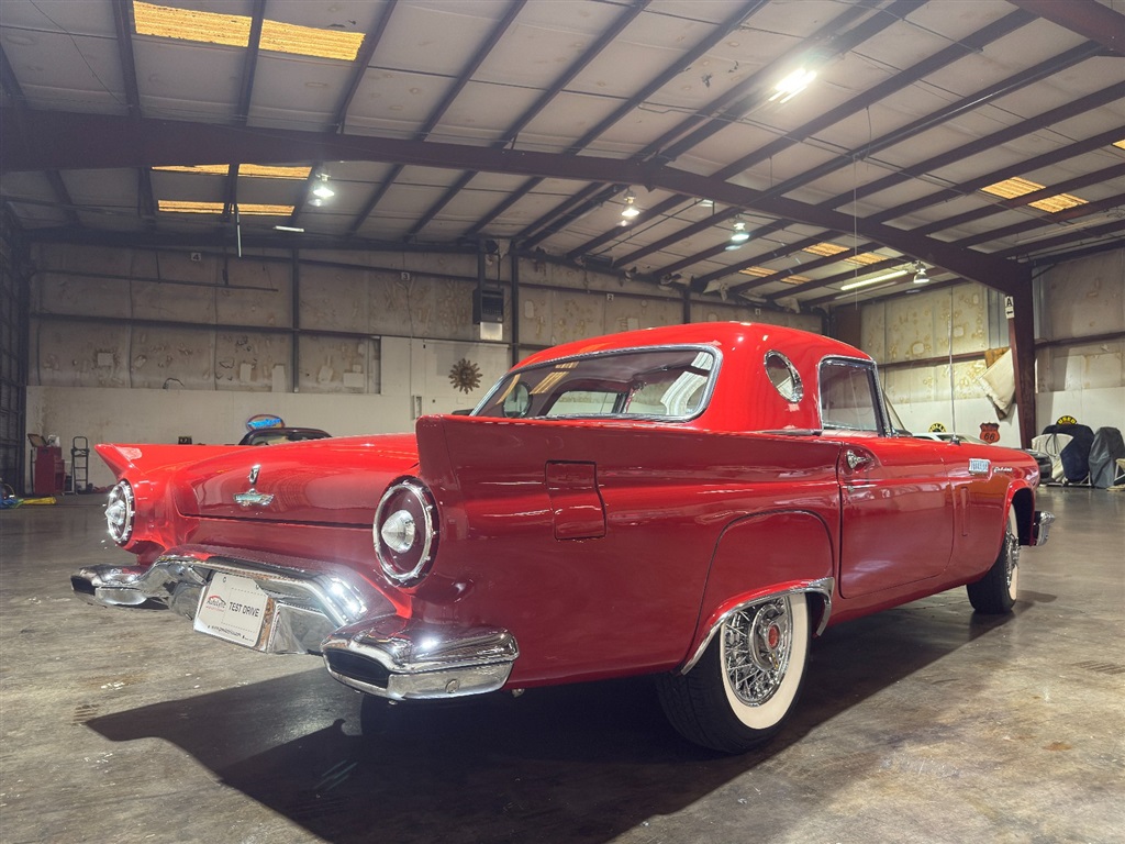 1957 Ford Thunderbird Roadster 42