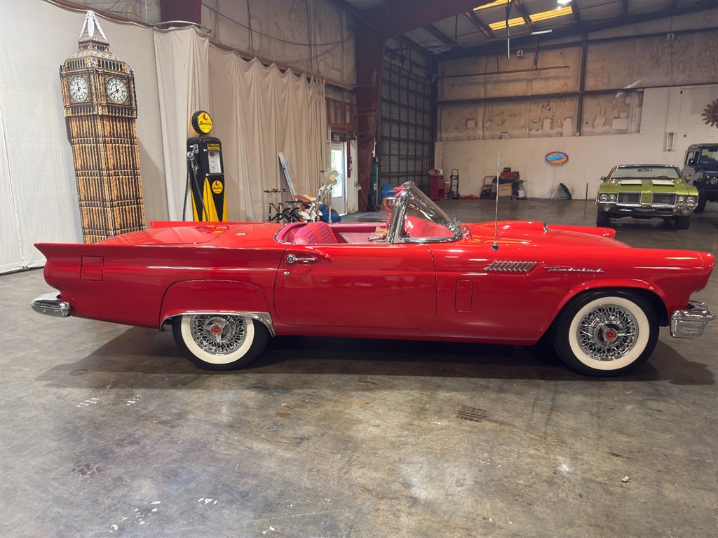 1957 Ford Thunderbird Roadster 45
