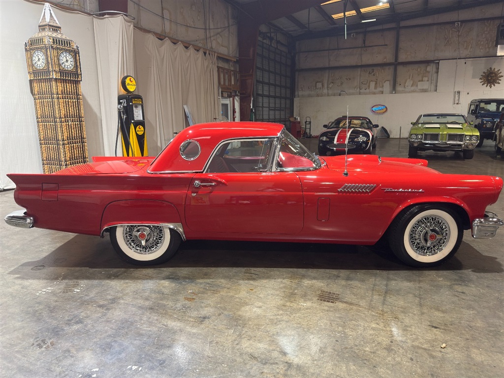 1957 Ford Thunderbird Roadster 46
