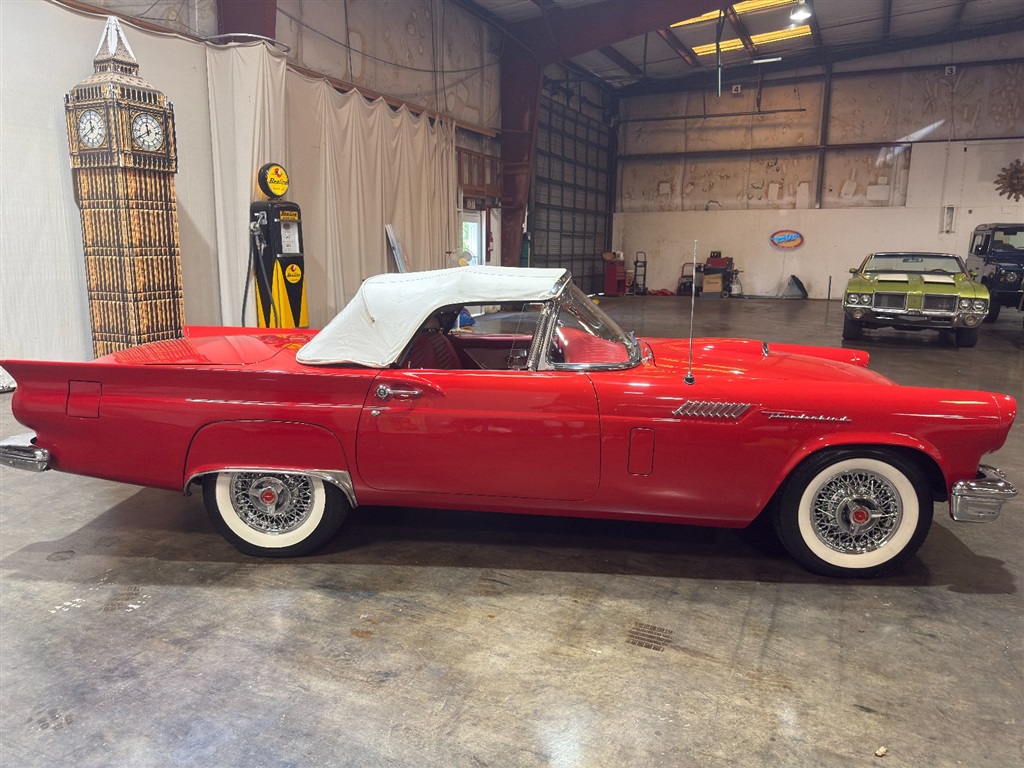 1957 Ford Thunderbird Roadster 47