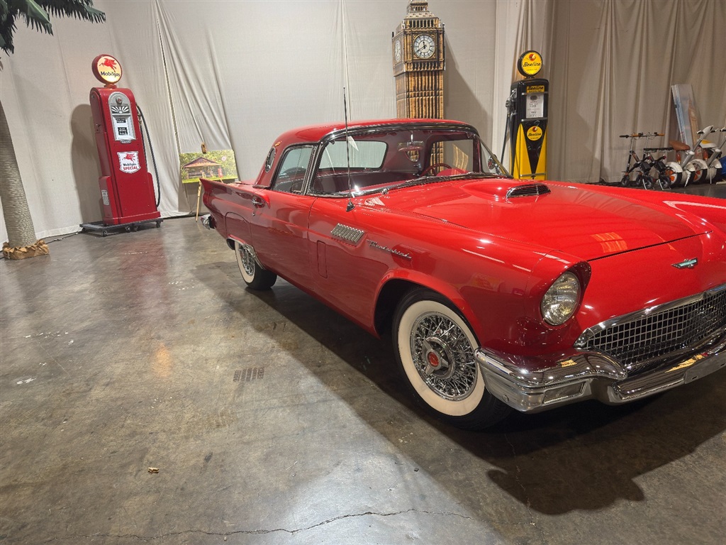 1957 Ford Thunderbird Roadster 8