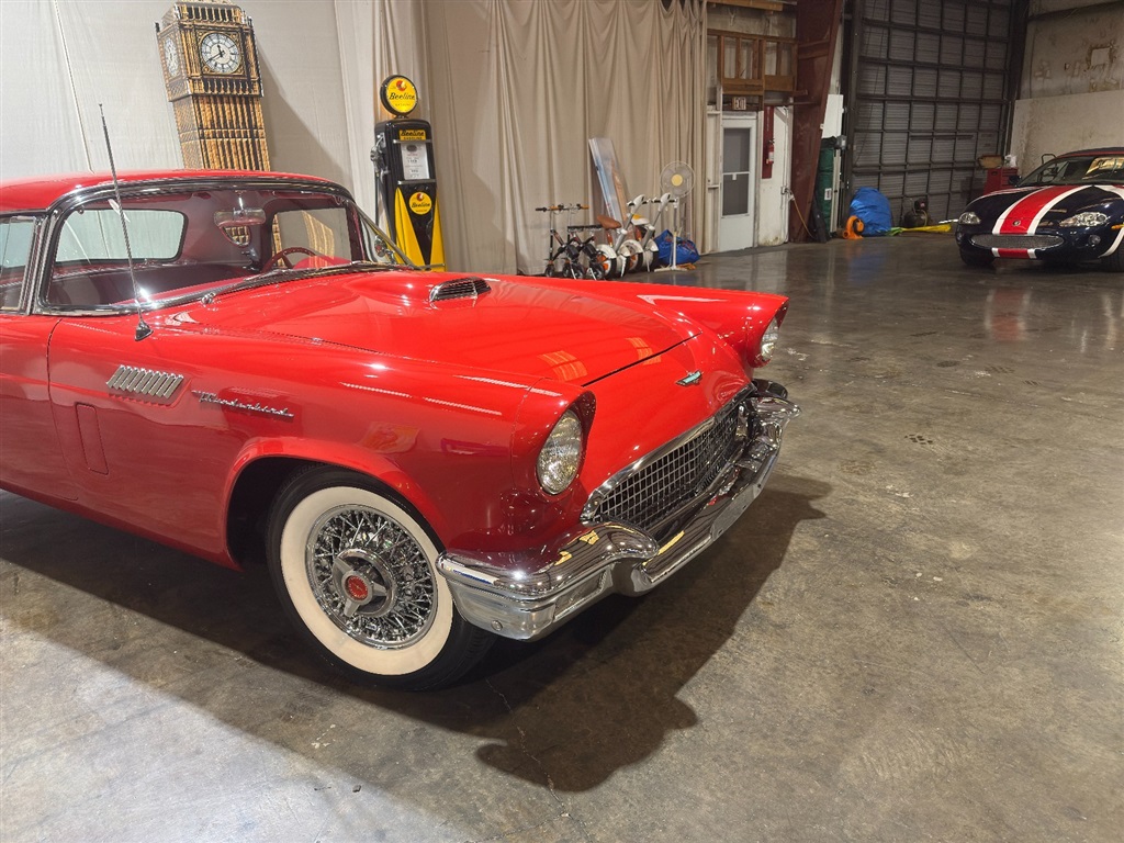 1957 Ford Thunderbird Roadster 9