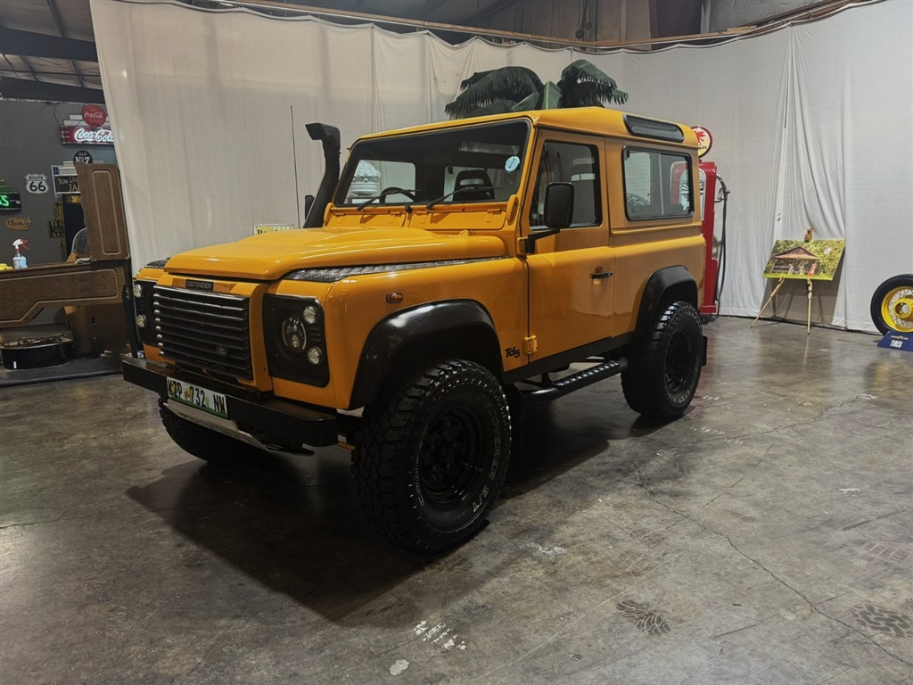 1999 Land Rover Defender 90 RHD Hardtop 10