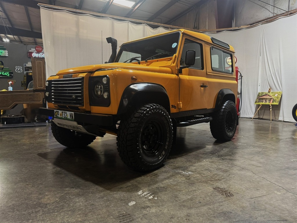 1999 Land Rover Defender 90 RHD Hardtop 11