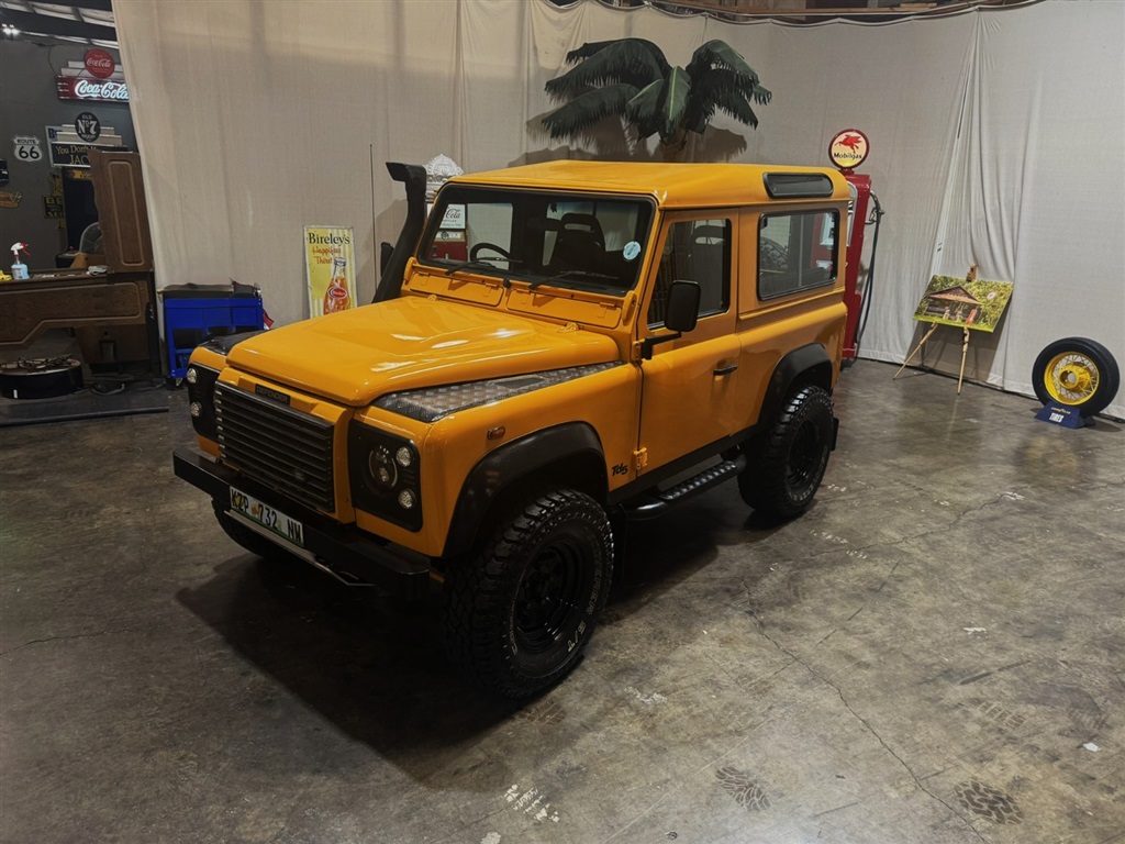 1999 Land Rover Defender 90 RHD Hardtop 12