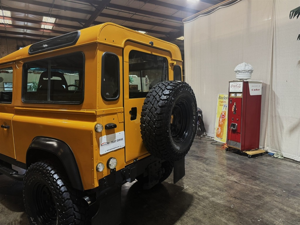 1999 Land Rover Defender 90 RHD Hardtop 17
