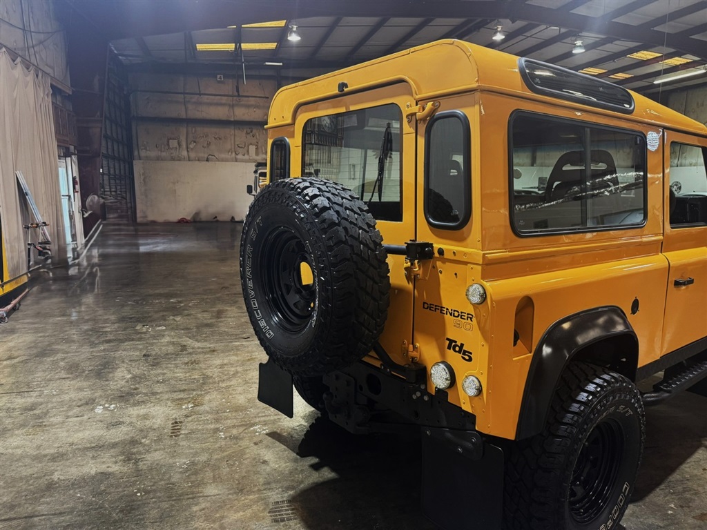 1999 Land Rover Defender 90 RHD Hardtop 21