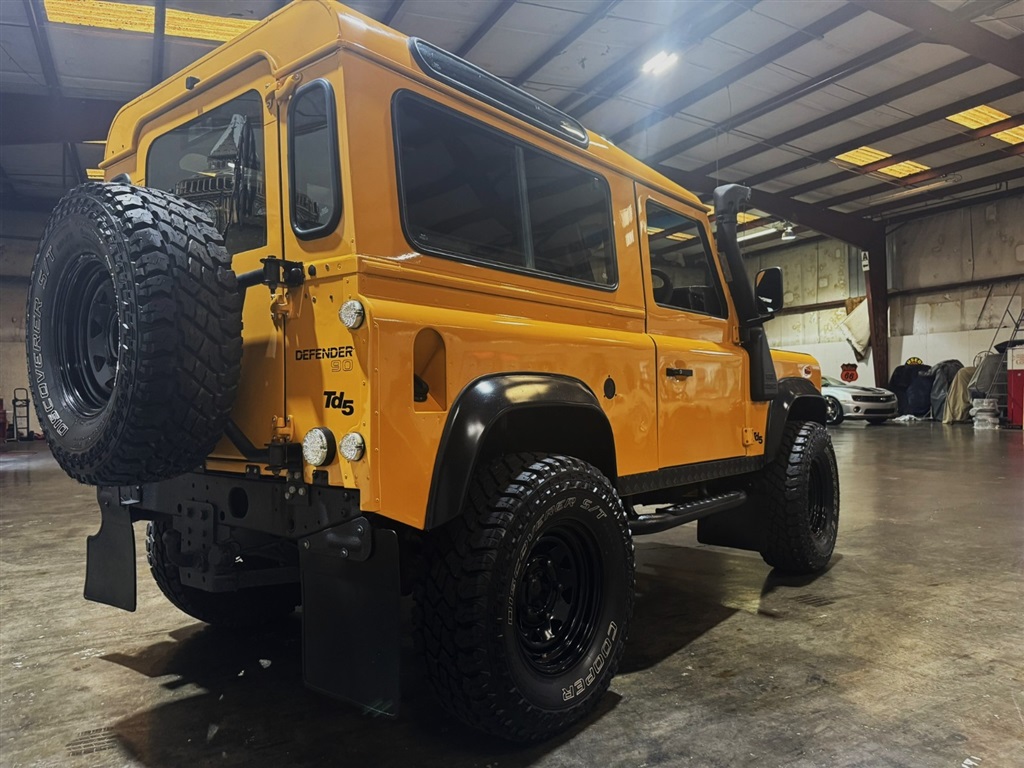 1999 Land Rover Defender 90 RHD Hardtop 23