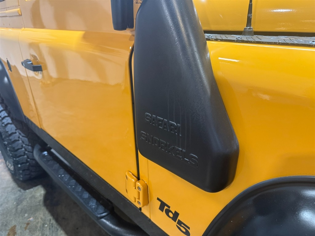 1999 Land Rover Defender 90 RHD Hardtop 27