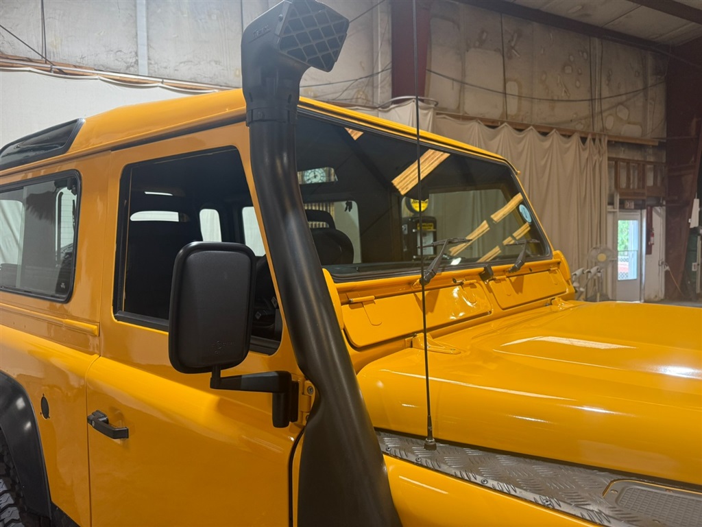 1999 Land Rover Defender 90 RHD Hardtop 28
