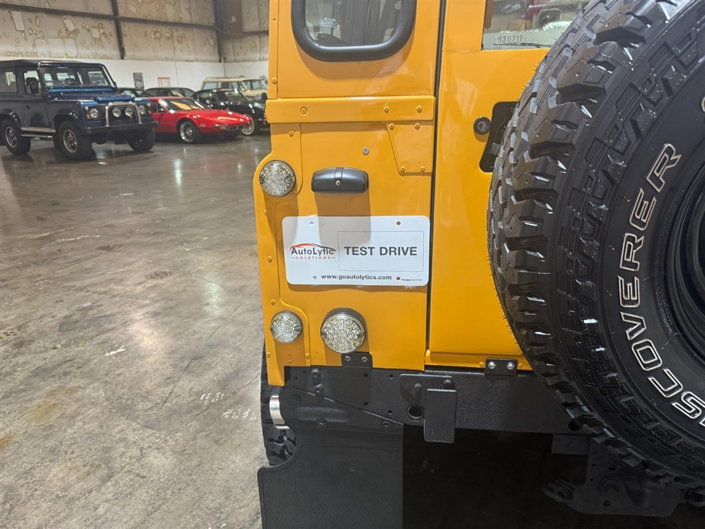 1999 Land Rover Defender 90 RHD Hardtop 36