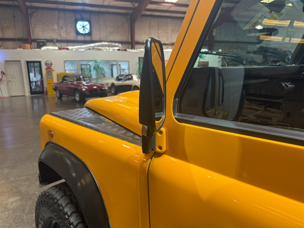 1999 Land Rover Defender 90 RHD Hardtop 51
