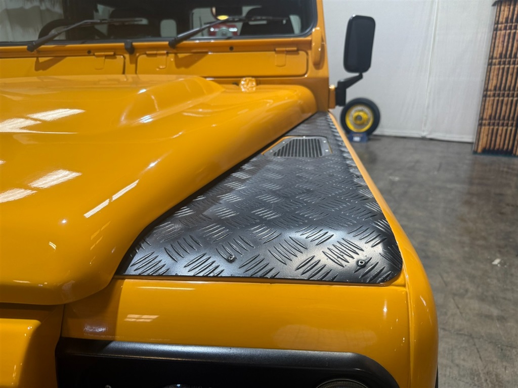 1999 Land Rover Defender 90 RHD Hardtop 56