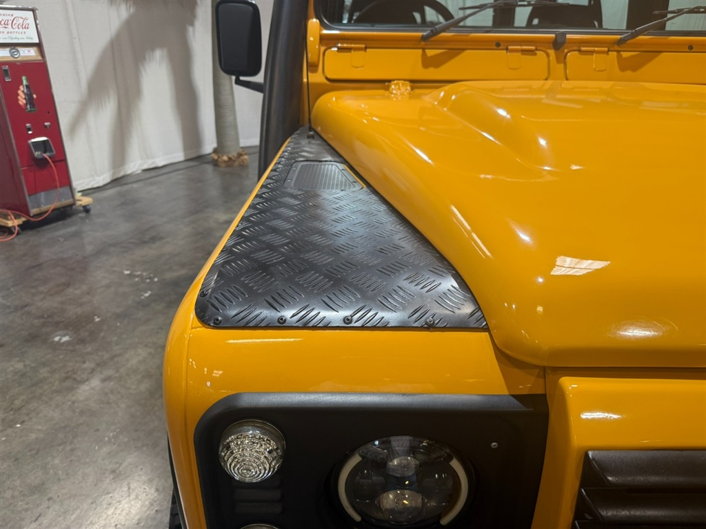 1999 Land Rover Defender 90 RHD Hardtop 61