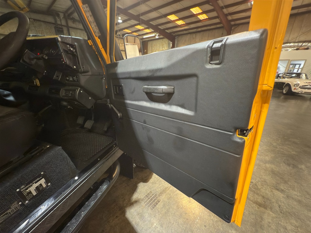 1999 Land Rover Defender 90 RHD Hardtop 68