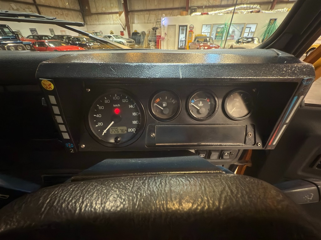 1999 Land Rover Defender 90 RHD Hardtop 76