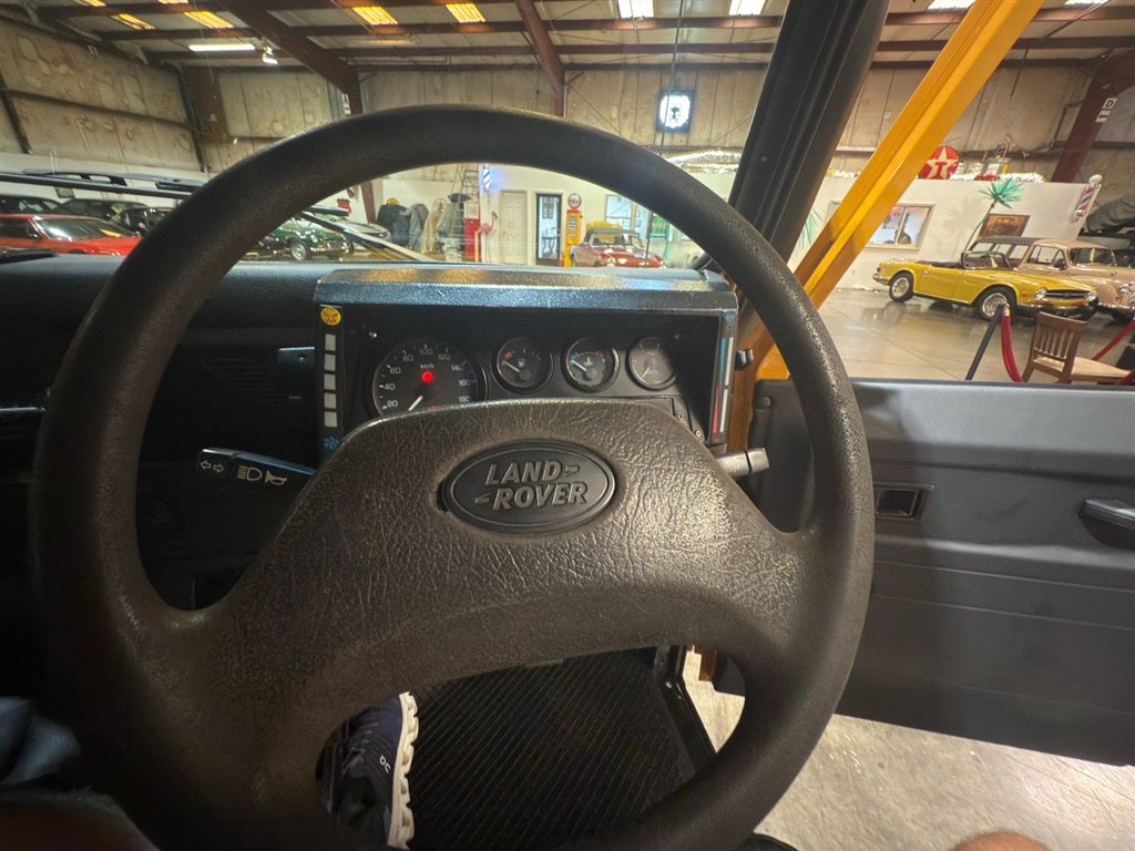 1999 Land Rover Defender 90 RHD Hardtop 82
