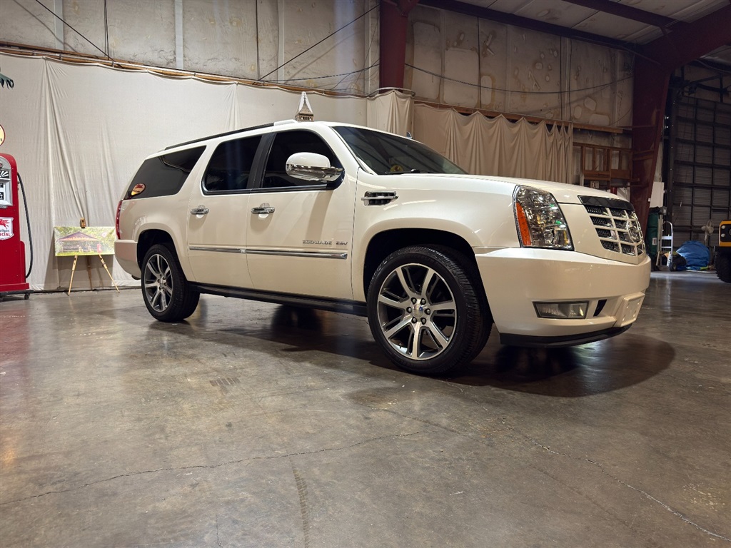 2010 Cadillac Escalade ESV 2