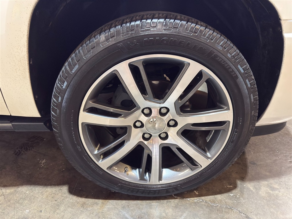 2010 Cadillac Escalade ESV 27