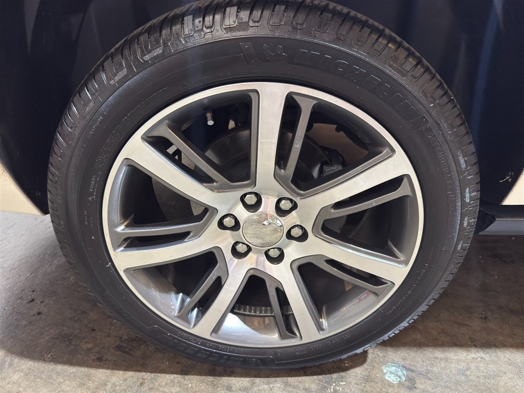 2010 Cadillac Escalade ESV 35