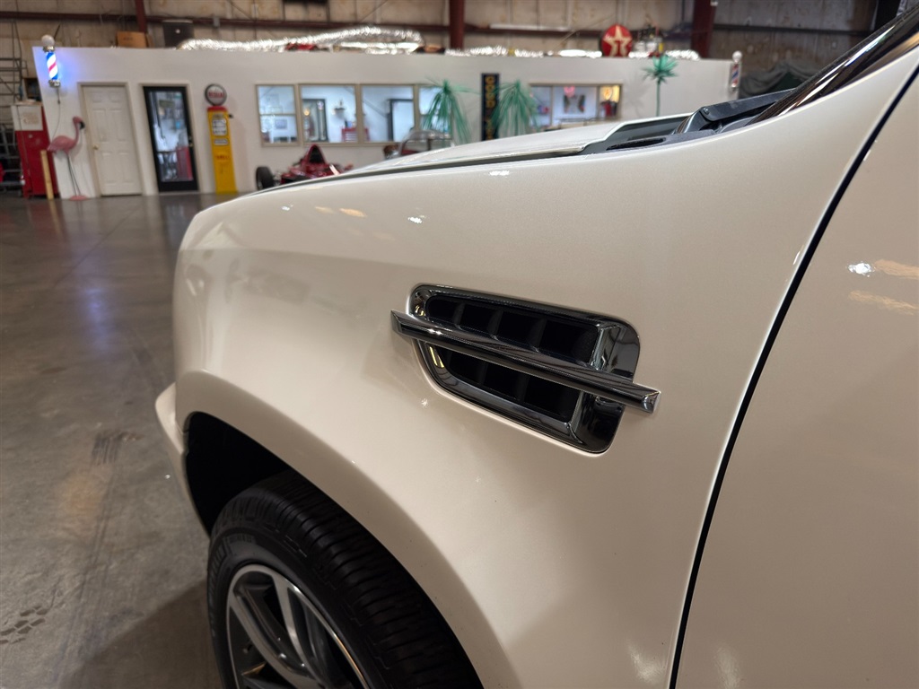 2010 Cadillac Escalade ESV 45