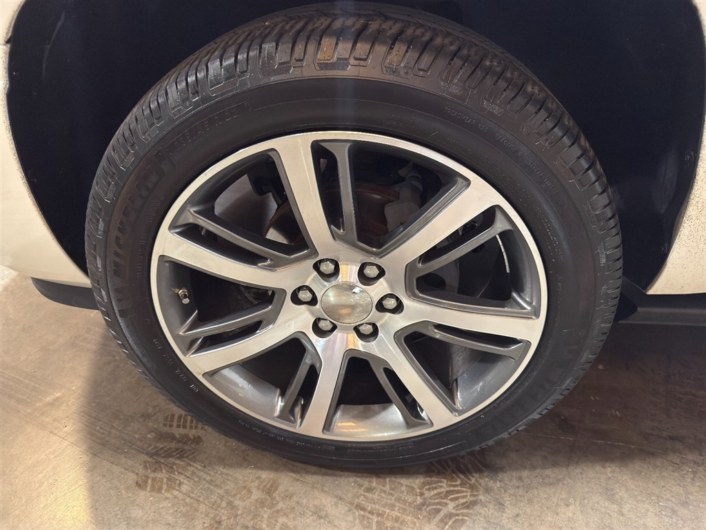 2010 Cadillac Escalade ESV 46