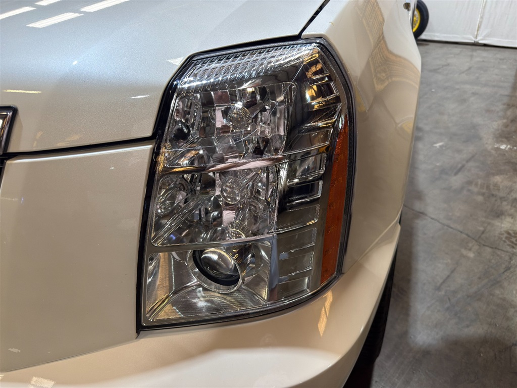 2010 Cadillac Escalade ESV 49