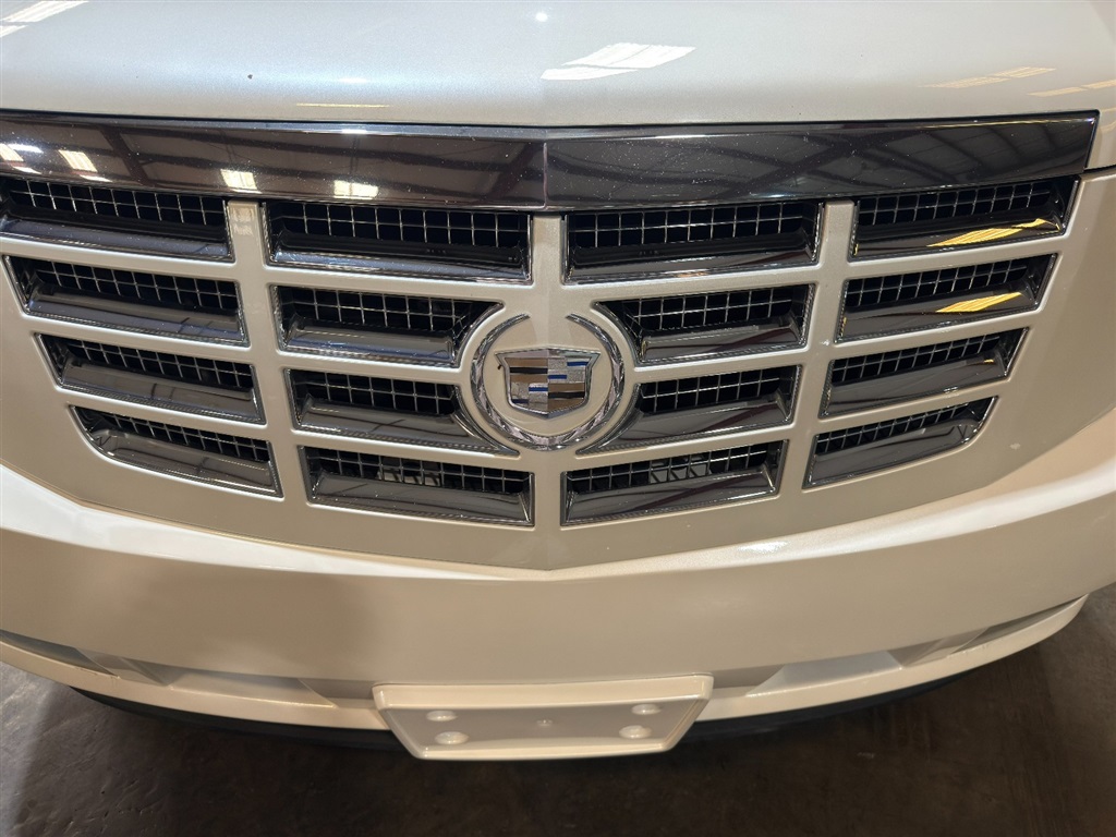 2010 Cadillac Escalade ESV 50