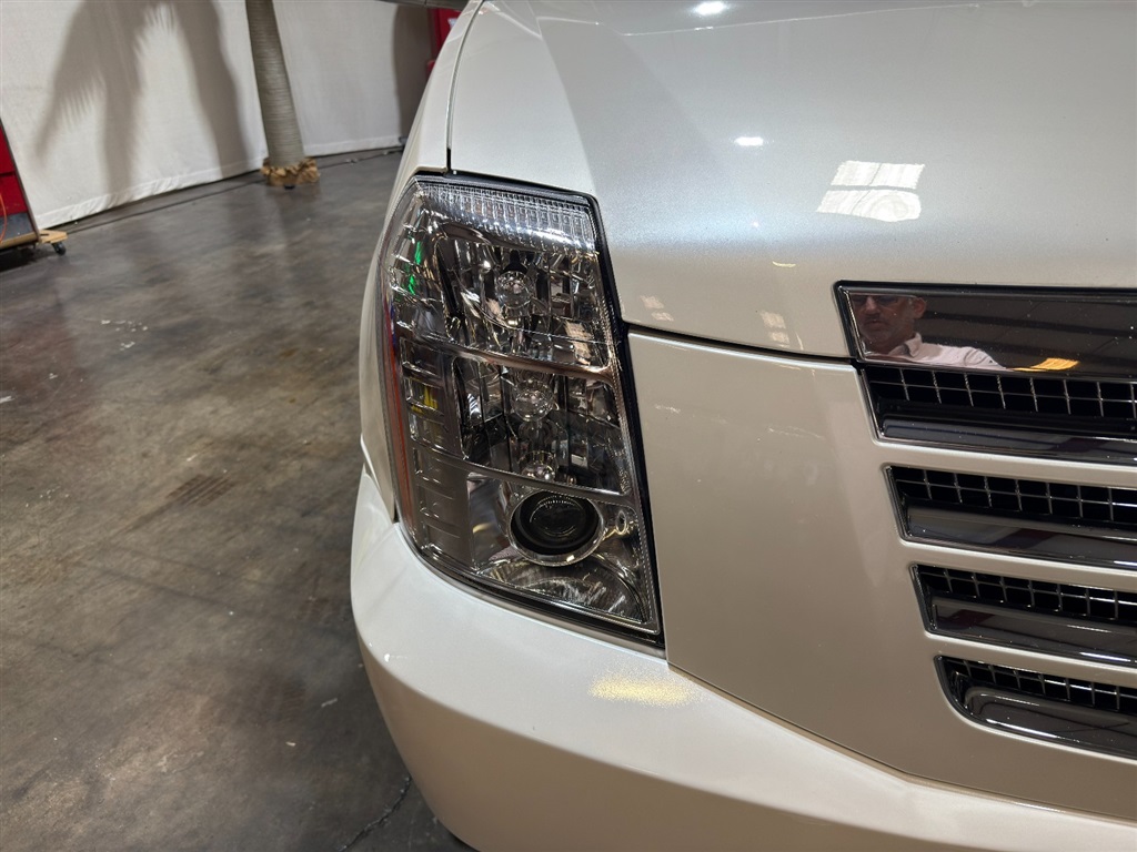 2010 Cadillac Escalade ESV 51