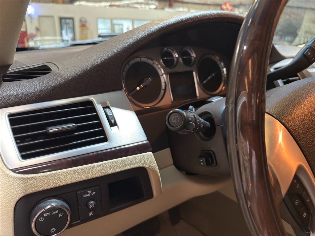2010 Cadillac Escalade ESV 57